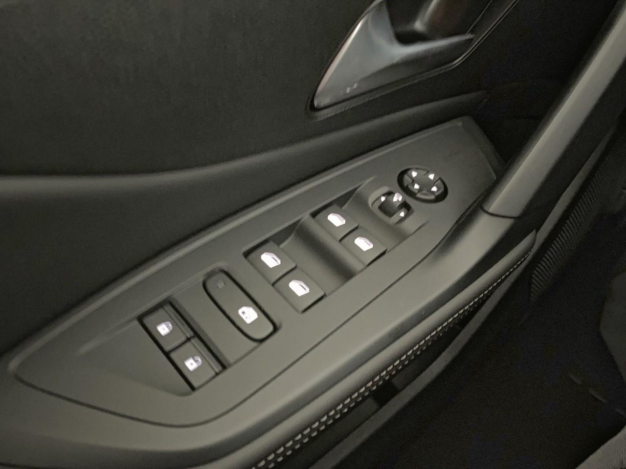 Peugeot 308 hybrid 145 e-dcs6 allure — photo 20