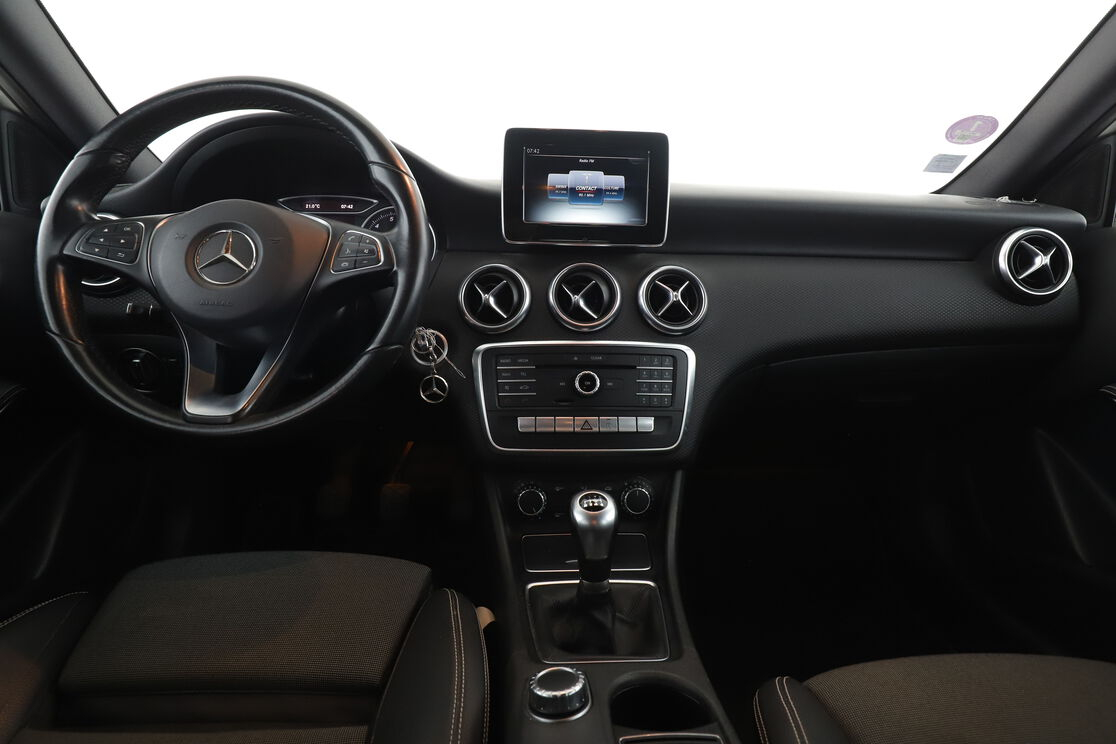 Mercedes-Benz Classe A 180 Inspiration — photo 11