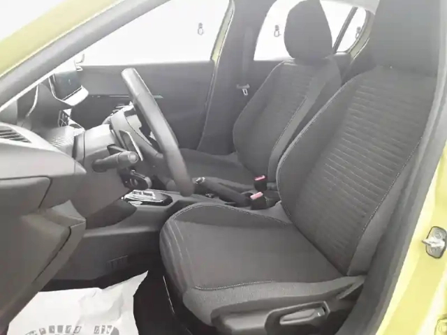 Peugeot 208 hybrid 100 e-dcs6 — photo 9