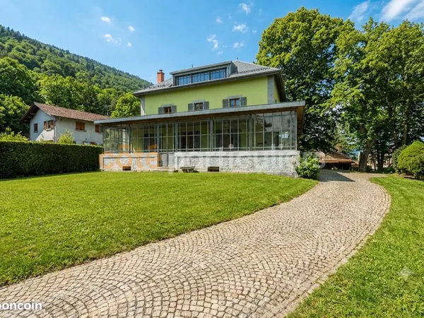 Maison 5 pièces 180 m²