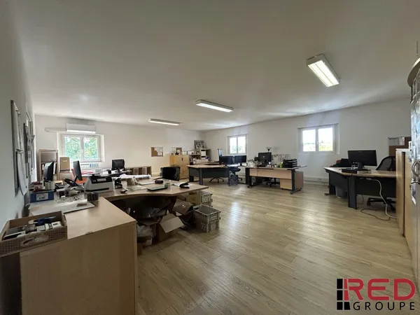 Bureaux 180 m²