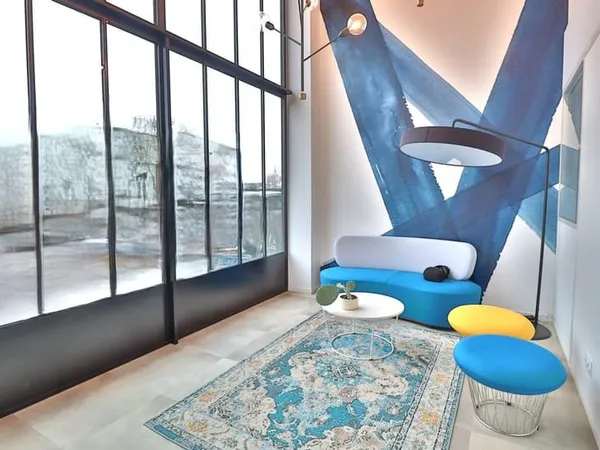 SAINTE-SAVINE Immeuble de bureaux neuf de 385m2, idéal siège