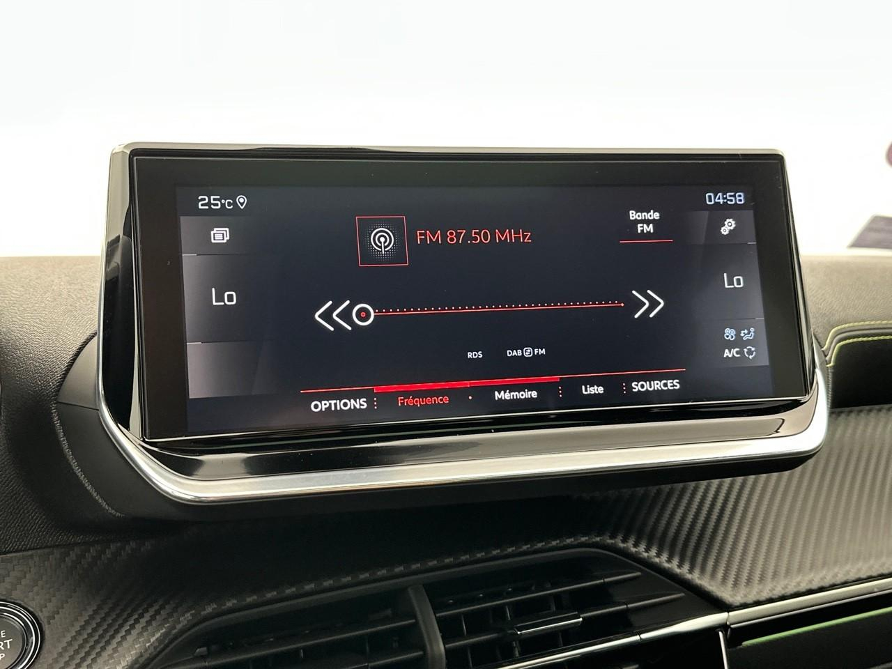 Peugeot 2008 puretech 130 s&s eat8 gt line — photo 22