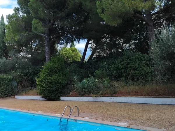 A vendre bel F1bis de 36 m2 quartier Beaux Arts Pierre Rouge 159000