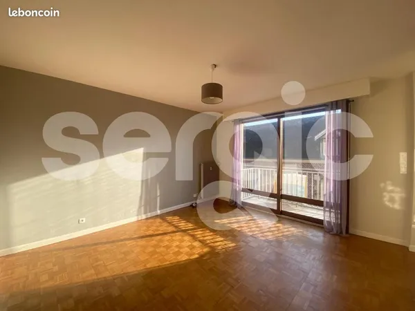 Studio 1 pièce 28 m²