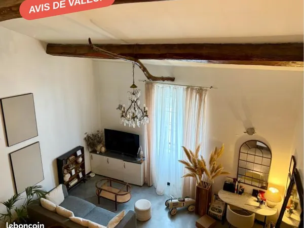 Apt atypique beaucoup de charme 80 m2 avec garage de 50 m2