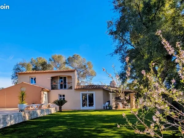 Saint-Raphaël - Valescure | Villa rénovée en bordure de Golf avec piscine