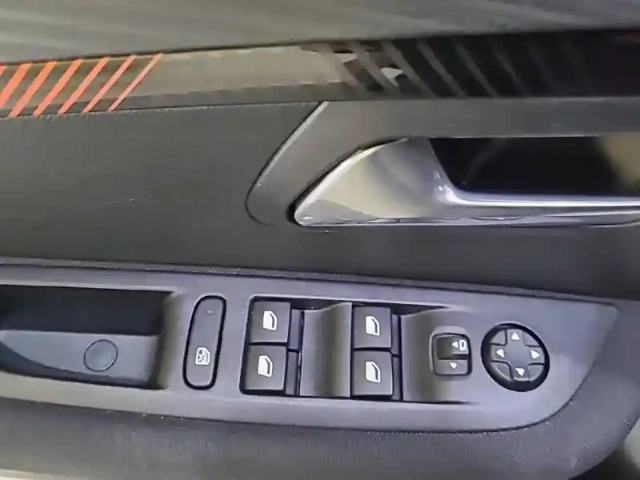 Peugeot 208 electrique 50 kwh 136 — photo 63