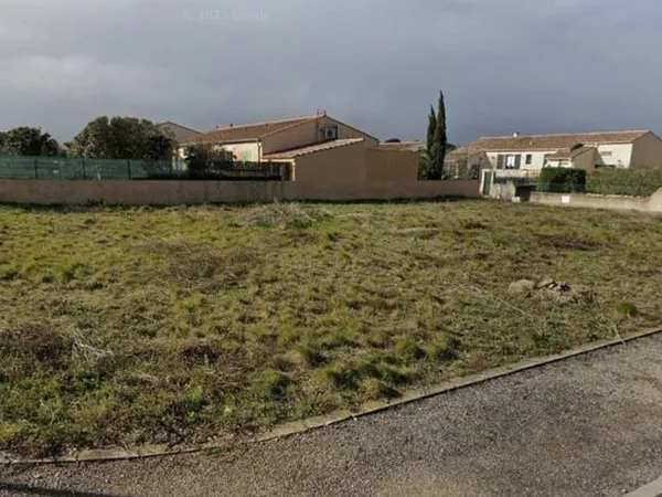 Terrain 660 m²