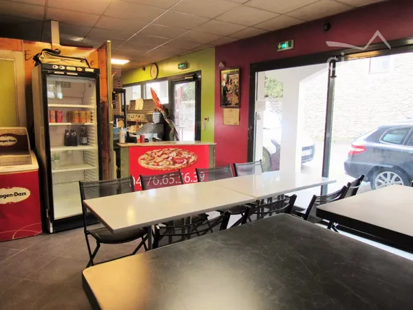 Vente mûrs commerciaux + fonds pizzeria à AOSTE centre