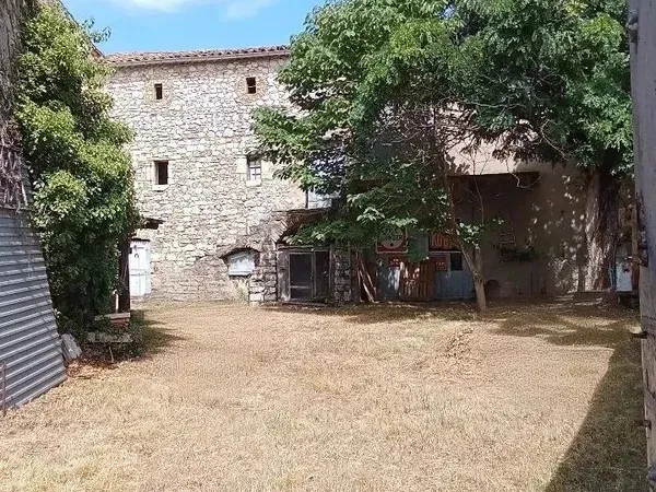 Bureaux 1 pièce 254 m²