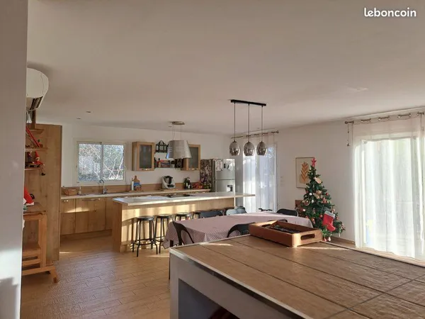 Villa familiale 122m2 avec jardin et cuisine d'été
