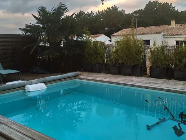 Maison contemporaine 4 chambres 117m2;piscine bois d'etaules