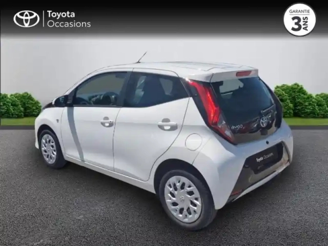 Toyota Aygo 1.0 vvt-i 72ch x-play 5p my19 — photo 2