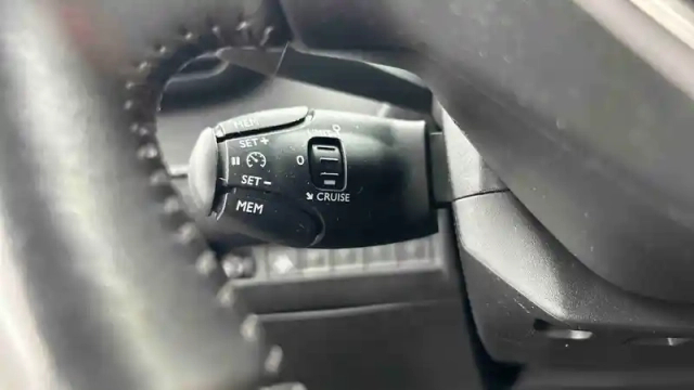 Peugeot 2008 puretech 100 s&amp;s bvm6 — photo 119