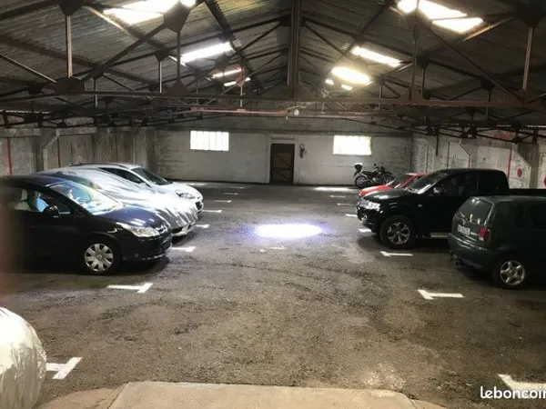 Place de parking couverte, hyper centre marmande