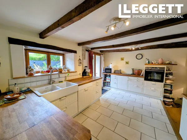 Maison en pierre de 217 m² près de Baignes, Charente-Maritime ? 3 chambres, jardin mûr et terrain 1 