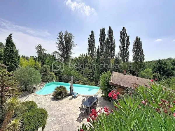 Maison 8 pièces 283 m²