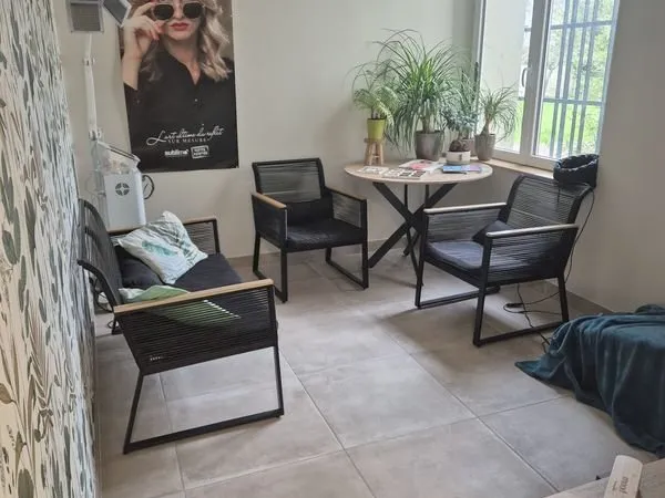 Boutique 50 m² Nérondes