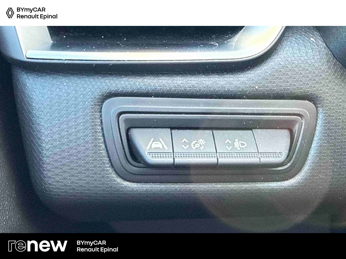 Renault Clio TCe 90 — photo 18