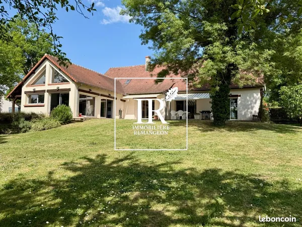 Maison 8 pièces 230 m²