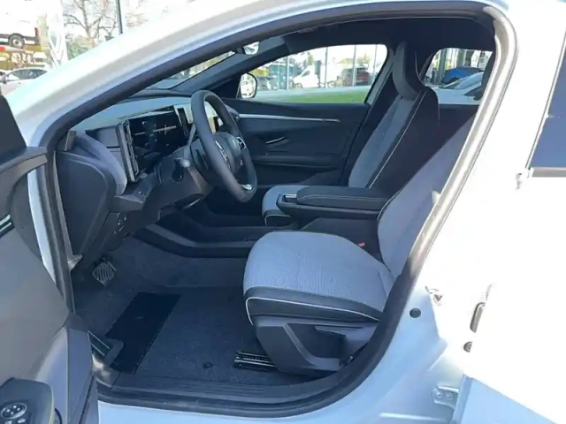 Renault Megane e-tech 220 ch autonomie confort gsr2 — photo 9