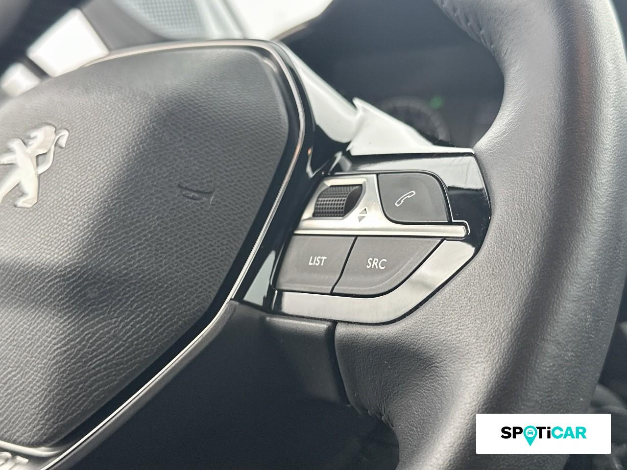 Peugeot 208 1.2 puretech 100ch s&s style 118g — photo 18