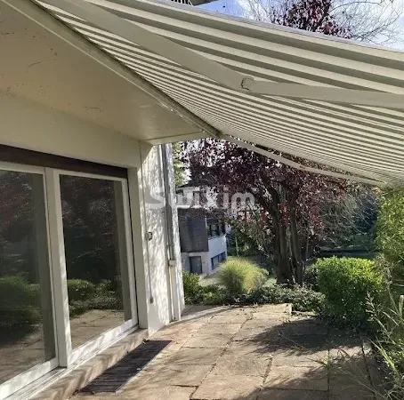 Maison 8 pièces 260 m²