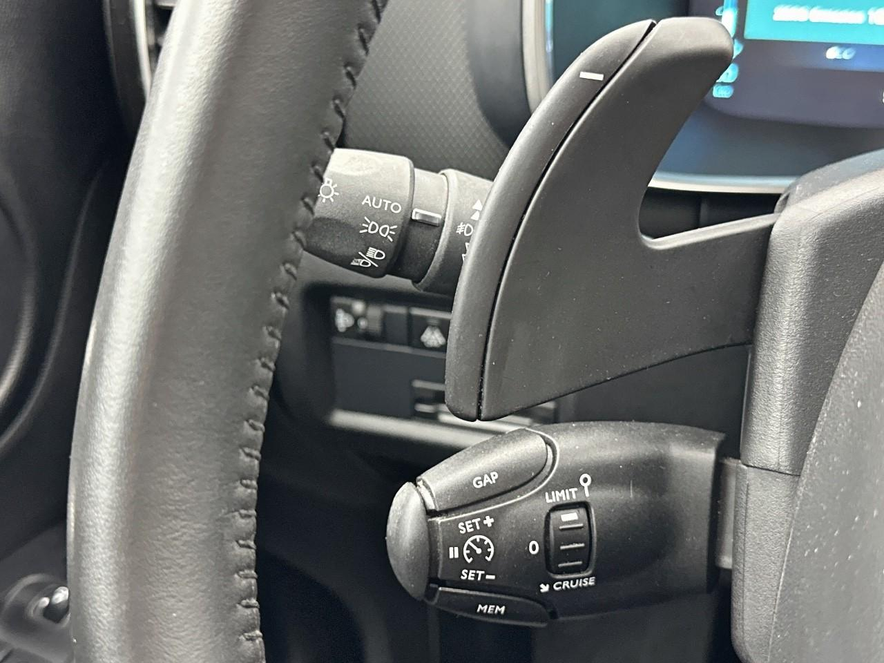 Citroën C5 Aircross hybride rechargeable 225 s&s e-eat8 c-series — photo 17