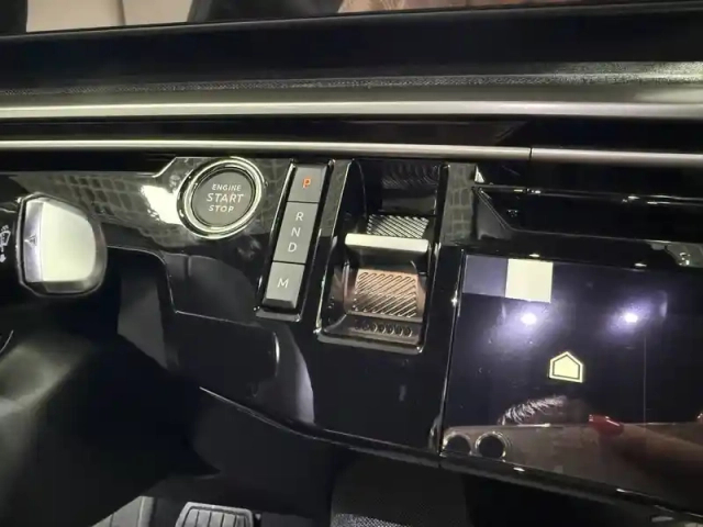 Peugeot 3008 hybrid 145 e-dcs6 — photo 23