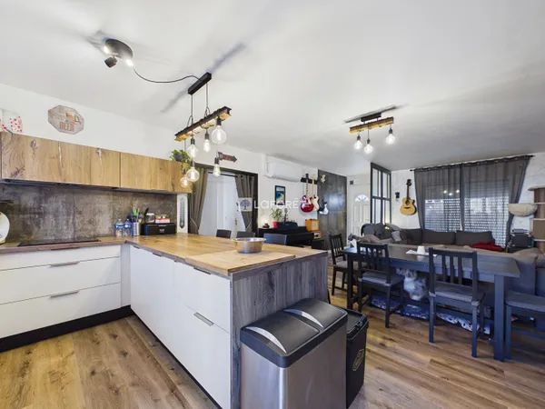 Maison 6 pièces 130 m²