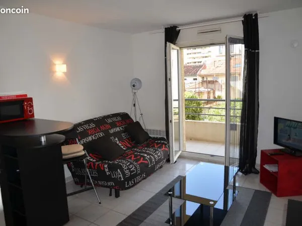 Studio 1 pièce 20 m²