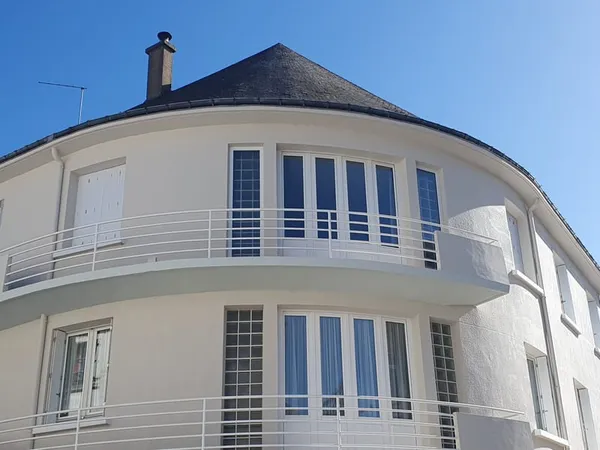PLOERMEL centre-ville : très bel appartement de 111 m2 + cav