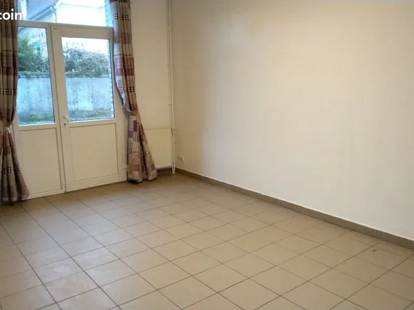 A louer Centre Fruges F3 et/ou garages et box