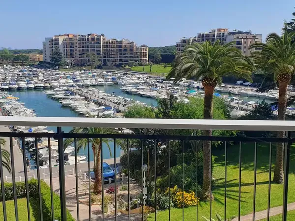 Location 2 p Marina