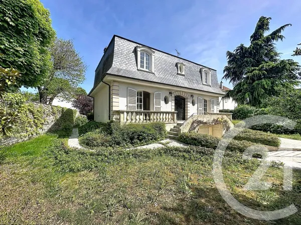 Maison 5 pièces 233 m²