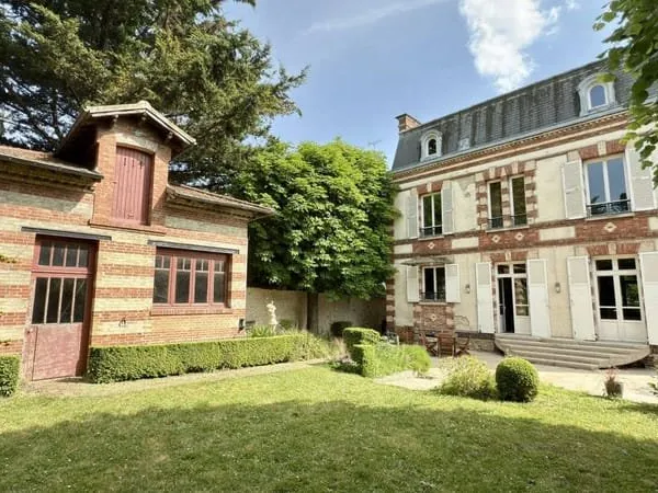 Maison 10 pièces 250 m²