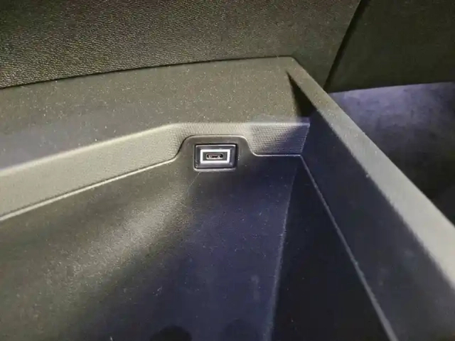 Peugeot 3008 hybrid 136 e-dcs6 — photo 111