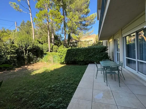 AIX EN PROVENCE - T2 meublé 43 m² en rez de jardin