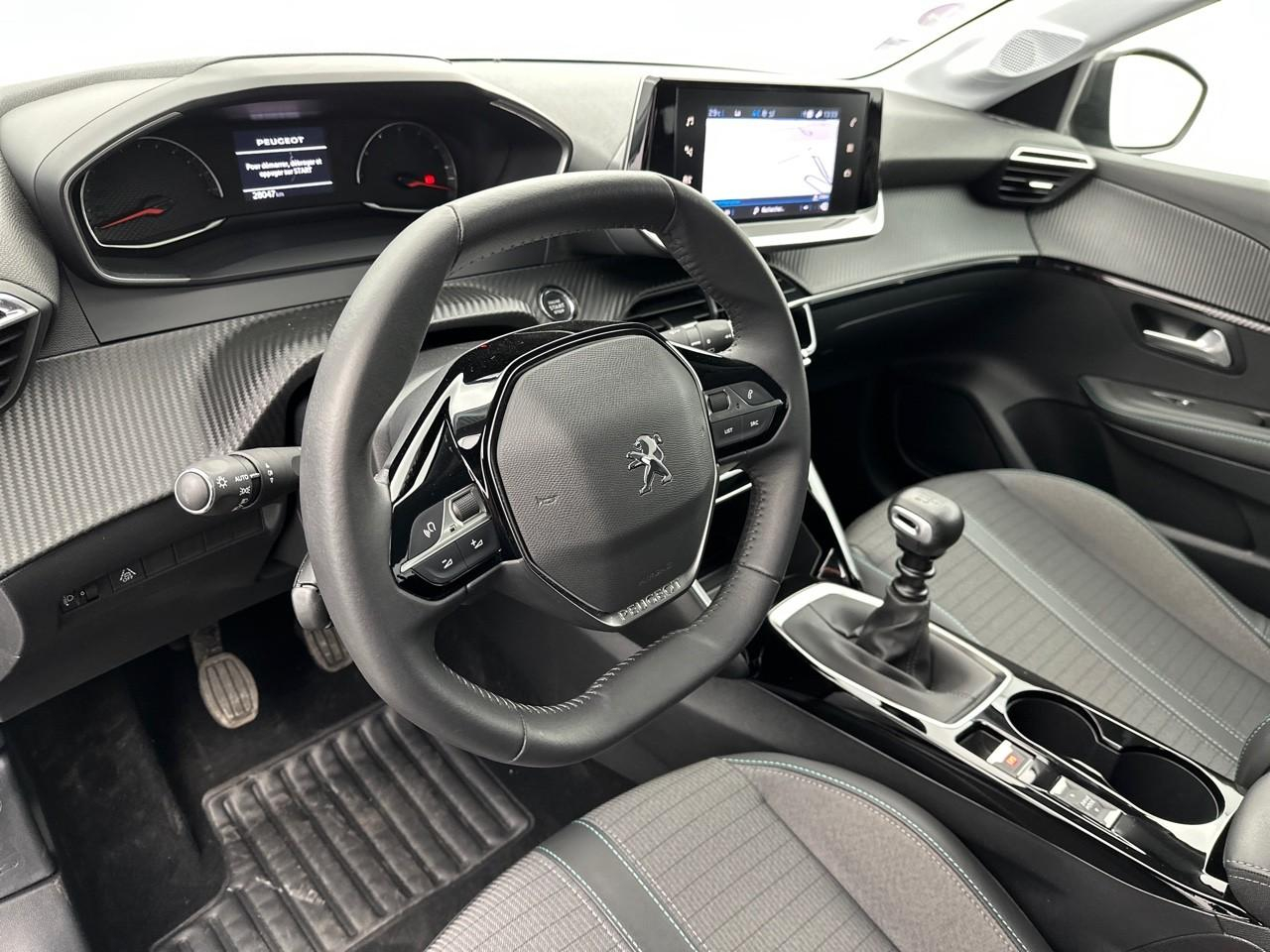 Peugeot 208 puretech 100 s&s bvm6 allure — photo 8