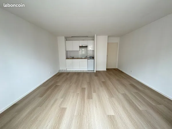 Studio 1 pièce 31 m²