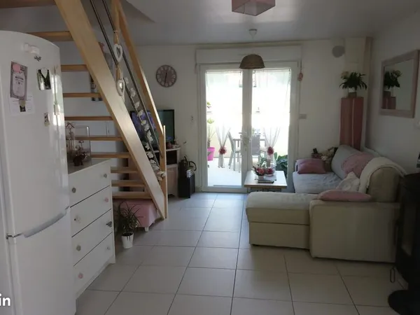 APPARTEMENT à LOUER à THOUROTTE-MACHEMONT de 40 m²