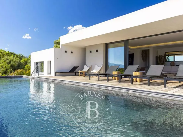 Villa 250 m²