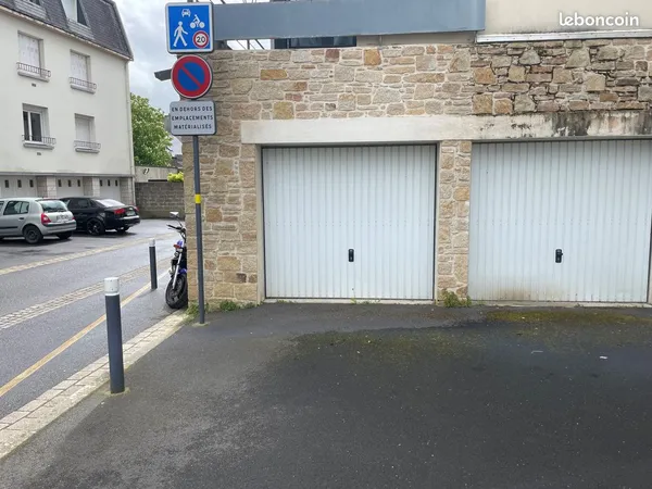 Garage fermé, hyper-centre, accès facile