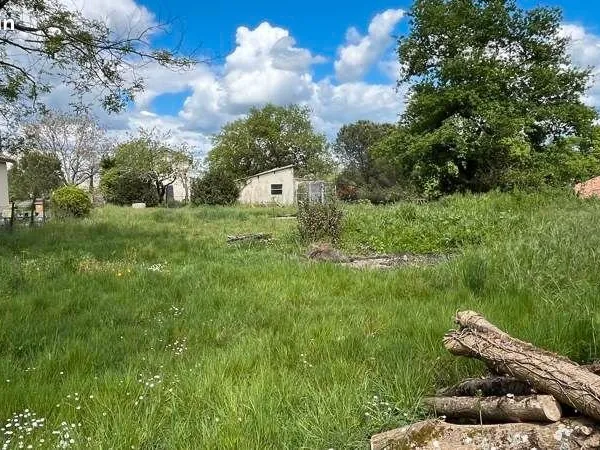 Terrain 1 400 m² Coutras