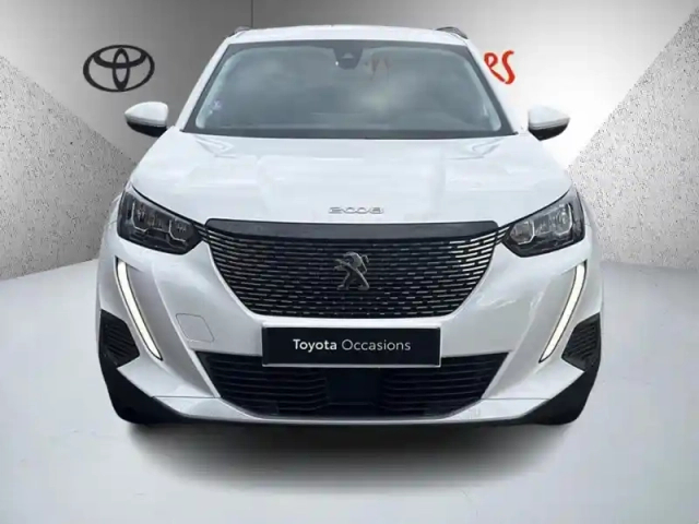 Peugeot 2008 1.2 100 allure — photo 8