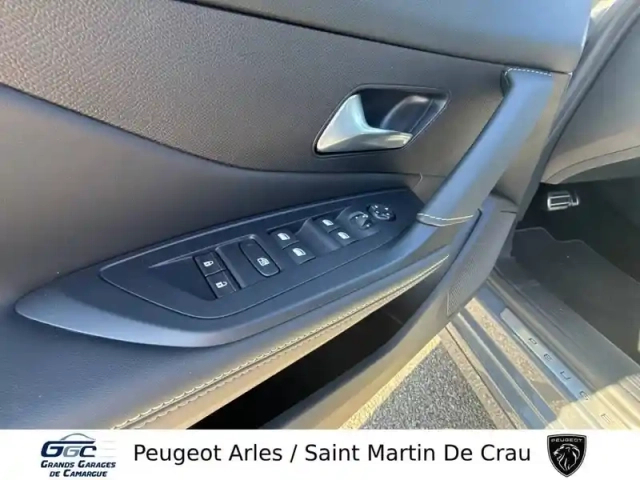 Peugeot 308 phev 225 e-eat8 — photo 15
