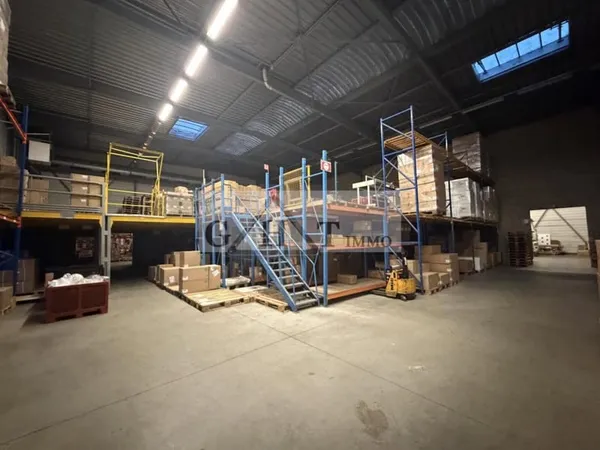 ENTREPOT 2400M2 A VENDRE SAINT MICHEL SUR ORGE