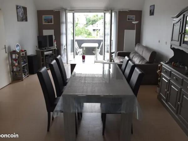 Centre Ville Laval - Duplex T5 - Meublé - 104 m² - Vue sur la Mayenne - Calme - Proche gare