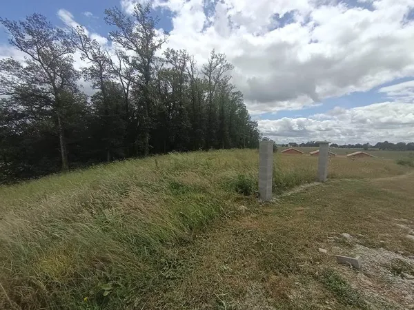 Terrain 979 m²